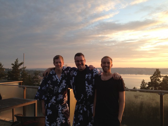 Oskar, Andreas och Jonas kl 04.40 innan någon timmes sömn